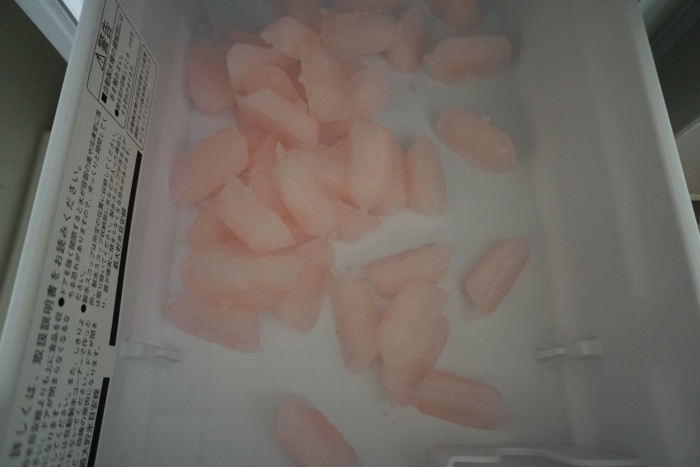 ピンク色の氷